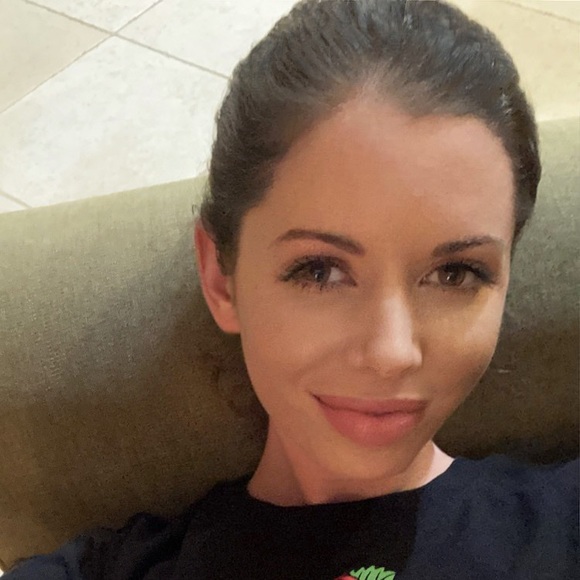 Meet your Posher, Mary Kate - Picture 1 of 1